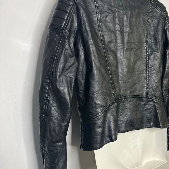 H&M Black Faux Leather Crop Moto Jacket Sz 8 - Picture 11 of 11